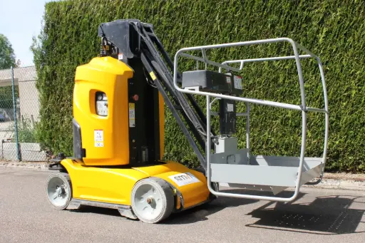 [00216] NACELLE MANITOU 100VJR